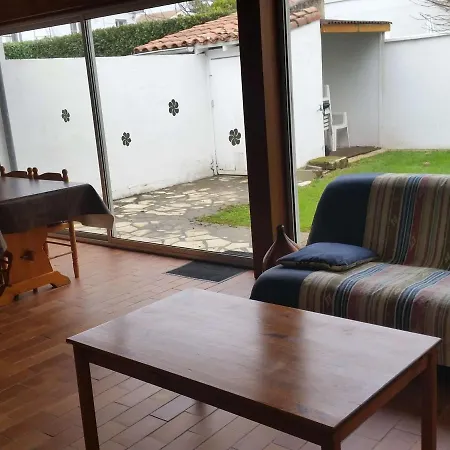 Maison Au Calme 2 Ch. Avec Jardin Prive Proche Et Commerces, Ideal Pour 4 Pers. - Fr-1-494-57 * Royan